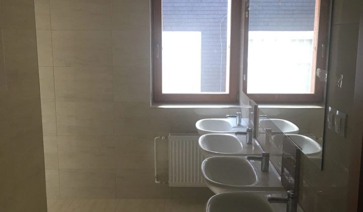 4. fotografia fotogalérie Dary a projekty / Rozšírenie priestorov a rekonštrukcia oddelenia - foto