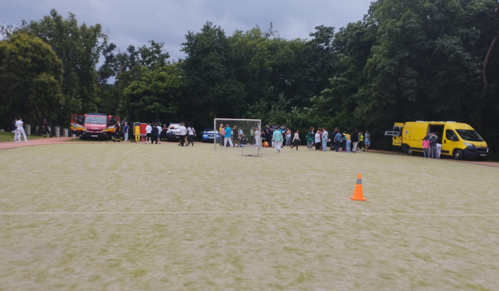 4. fotografia fotogalérie Príležitostné terapeutické aktivity  / Požiarnický a kynologický deň - foto