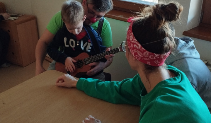 2. fotografia fotogalérie Terapeutické aktivity na mesačnej báze / Červený nos Clowndoctors - foto