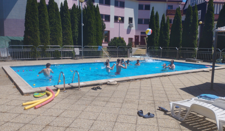1. fotografia fotogalérie Terapeutické aktivity na mesačnej báze / Vonkajší bazén - foto