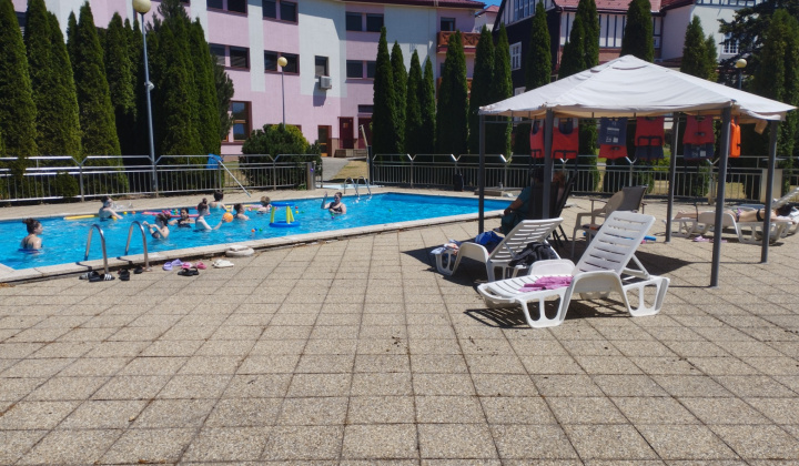 4. fotografia fotogalérie Terapeutické aktivity na mesačnej báze / Vonkajší bazén - foto
