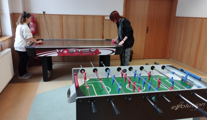 1. fotografia fotogalérie Terapeutické aktivity na pravidelnej báze / Stolný tenis - foto