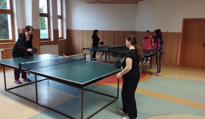 4. fotografia fotogalérie Terapeutické aktivity na pravidelnej báze / Stolný tenis - foto